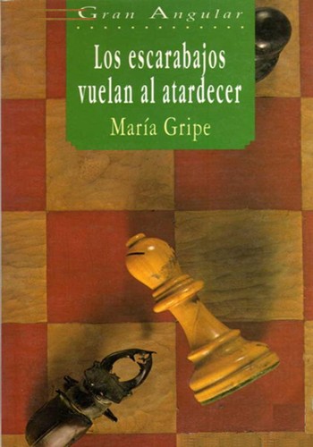 Maria Gripe: Los escarabajos vuelan al atardecer (Paperback, 1998, Ediciones SM (Gran Angular))