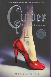 Marissa Meyer: Cinder (Turtleback School & Library Binding Edition) (Lunar Chronicles) (2013, Turtleback)