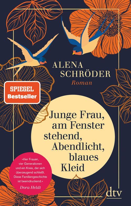 Alena Schröder: Junge Frau, am Fenster stehend, Abendlicht, blaues Kleid (2021, dtv)