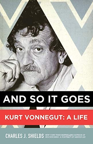 Charles J. Shields: And So It Goes : Kurt Vonnegut (Paperback, 2012, St. Martin's Griffin)
