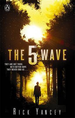 Rick Yancey: The 5th Wave (2013, Thorndike Press)
