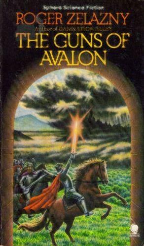 Roger Zelazny: The Guns of Avalon (Paperback, 1982, Sphere)